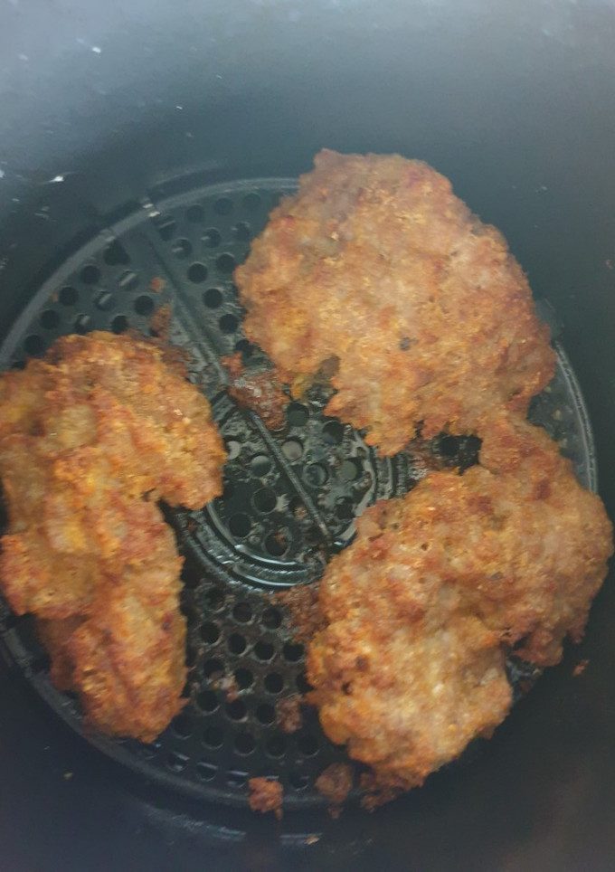 Una foto de Hamburguesas express caseras en freidora de aire masterpro