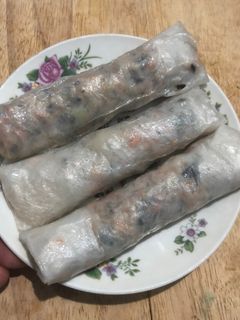 Hình của món Nem hấp (thay vì rán).