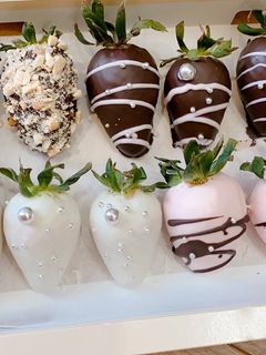 Hình của món Dâu tây nhúng chocolate.