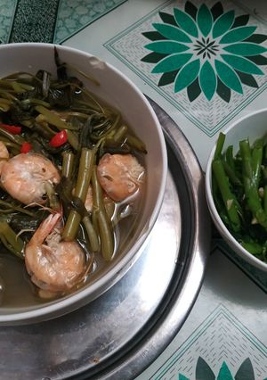 Hình của món Rau muống xào tỏi và Canh chua rau muống.
