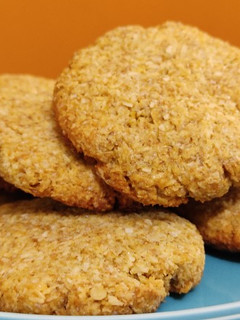 Una foto de Galletitas de avena y coco 😋😋