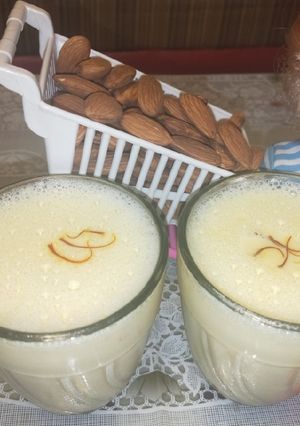 A picture of Saffron-Almonds Milk.
