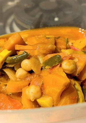 A picture of Mediterranean Vegetable Stew with Chickpeas and Mozzarella.