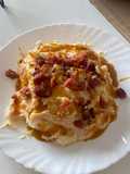 Ensaladilla de guanciale con crema de huevo curada