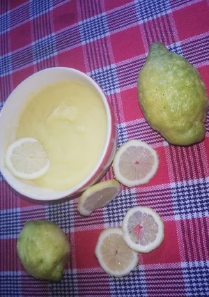 Une photo de Curd lemon (crème au citron 🍋)