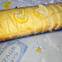 A picture of Lemon Crunch Cake.