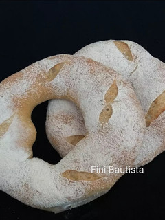 Una foto de Roscas de pan con masa madre