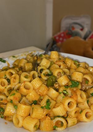 صورة لوصفة مكرونه بالتونه والكاري 😋