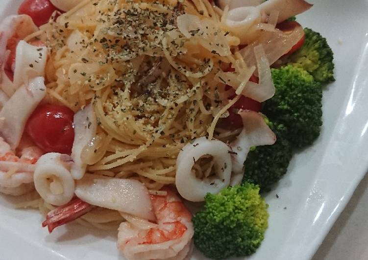 蔬菜海鮮義大利麵