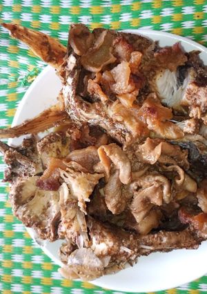 Hình của món Cá kho tương bần.