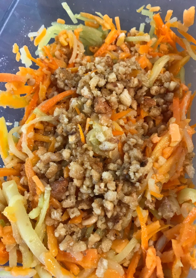 Una foto de Espaguetis de verduras con aliño de frutos secos