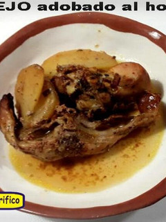 Una foto de Conejo adobado al horno