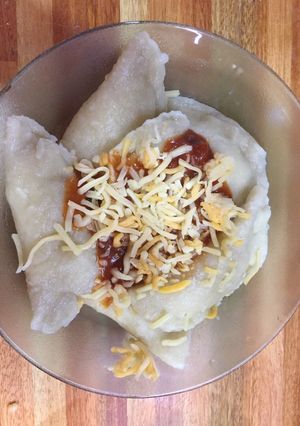 Una foto de Varenikes rellenos con papas y cebolla