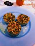 Tartare di ricciola alla frutta  su letto di riso basmati