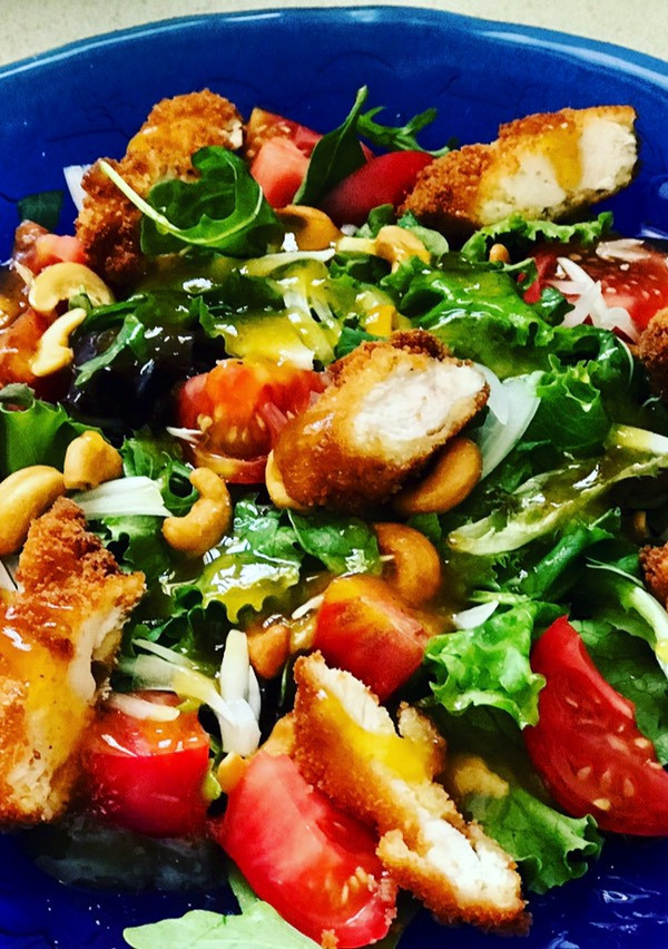 Una foto de Ensalada de verano ❤️❤️😍😍