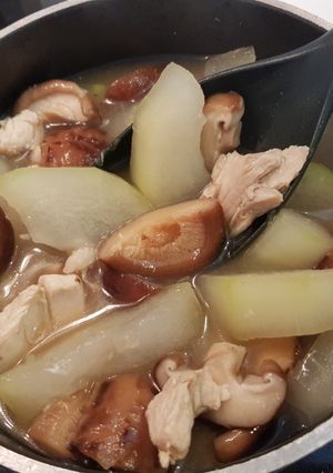 รูปของ แกงจืดฟักอกไก่ใส่เห็ดหอมสด โลว์คาร์บ