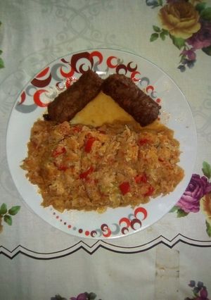 O poză a rețetei Varză cu legume și cu mici.