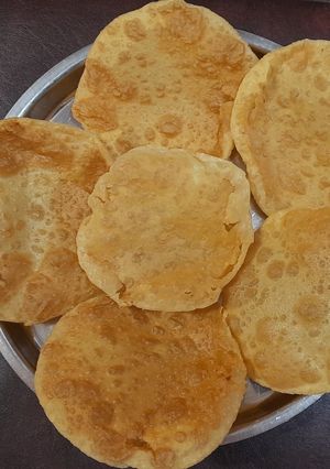 सारणाच्या पुऱ्या (सांजोऱ्या) (sarnyachya purya recipe in marathi) रेसिपी चे मुख्य फोटो
