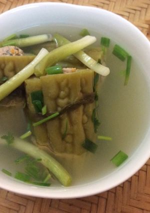 Hình của món Cá thát lát nhồi mướp đắng.
