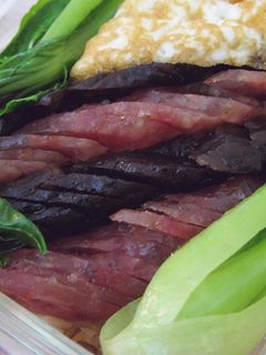 雙味臘腸電鍋煲飯 的食譜成品照片