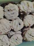 28. Kue corn flakes