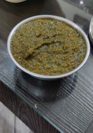 A picture of Green chutney.