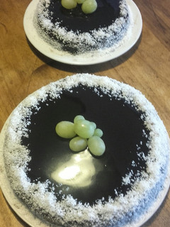 عکسی از دستور Torta di Elena pan di spagna con glassa specchio کیک النا