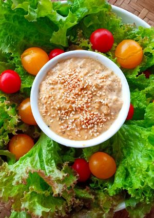 Hình của món Nước sốt salad đậu xanh mè rang thơm ngon cực kỳ.