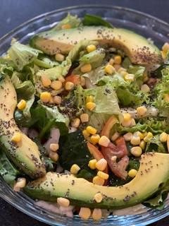 Una foto de Ensalada feliz 😁🥒🍅🥬