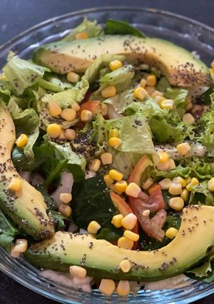 Una foto de Ensalada feliz 😁🥒🍅🥬