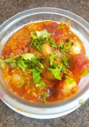 આખી ડુંગળી નું શાક (Baby onion sabzi recipe in Gujarati) રેસીપી મુખ્ય ફોટો