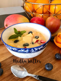 फ्रूट कस्टर्ड (Fruit custard recipe in hindi) रेसिपी मुख्य फोटो