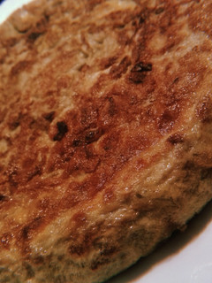 Una foto de Tortilla de berenjenas y cebolla