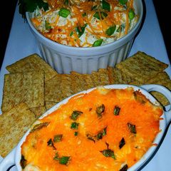A picture of Mike's Creamy Hot Crab Dip & Chilled Spread.