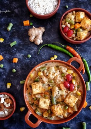 A picture of Navaratan Korma.