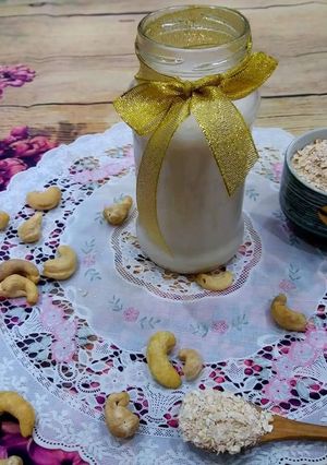 Hình của món Sữa hạt điều, yến mạch, hạt chia.