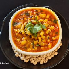 A picture of Punjabi style Lobia Masala.