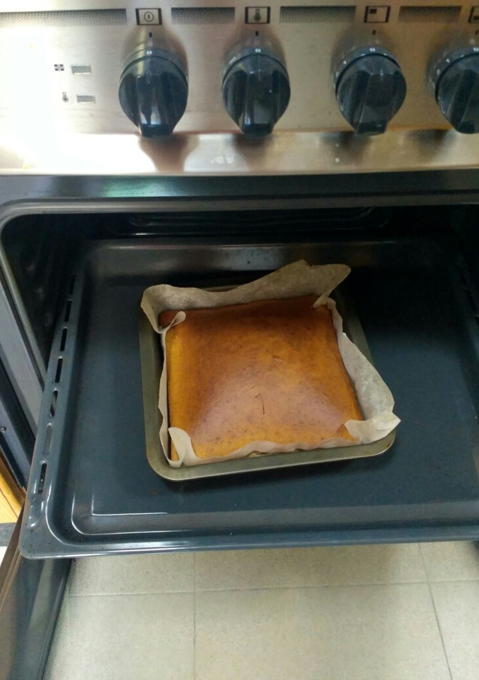 Una foto de Bizcocho plátano y dátiles (sin azúcar y fácil)