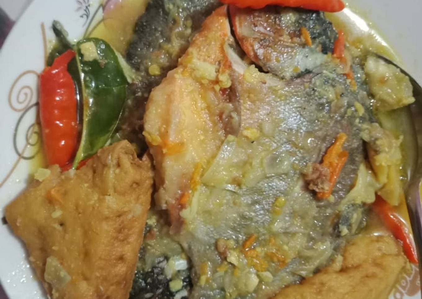 Ikan bumbu kuning