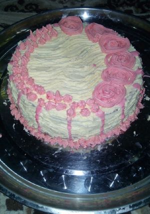 A picture of Vanilla Cake With Buttercream Frosting.