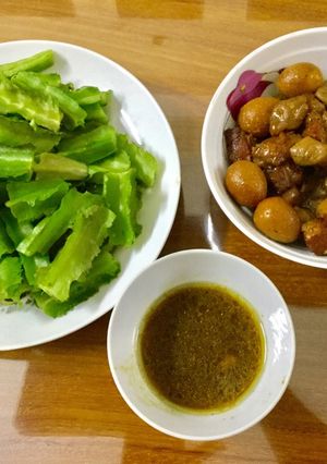 Hình của món Thịt kho trứng cút nấm rơm.