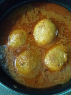 दम आलू (Dum aloo recipe in Hindi) रेसिपी मुख्य फोटो