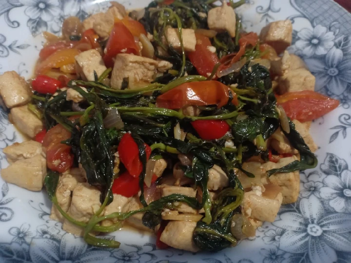 Langkah Gampang Membuat Resep 66. Tumis Kangkung Tahu Saus Tiram yang Lezat Anti Ribet, Mantap Sekali