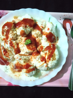 चटपटे दही वड़ा /भल्ले (Chatpate dahi vada/bhalle recipe in hindi) रेसिपी मुख्य फोटो