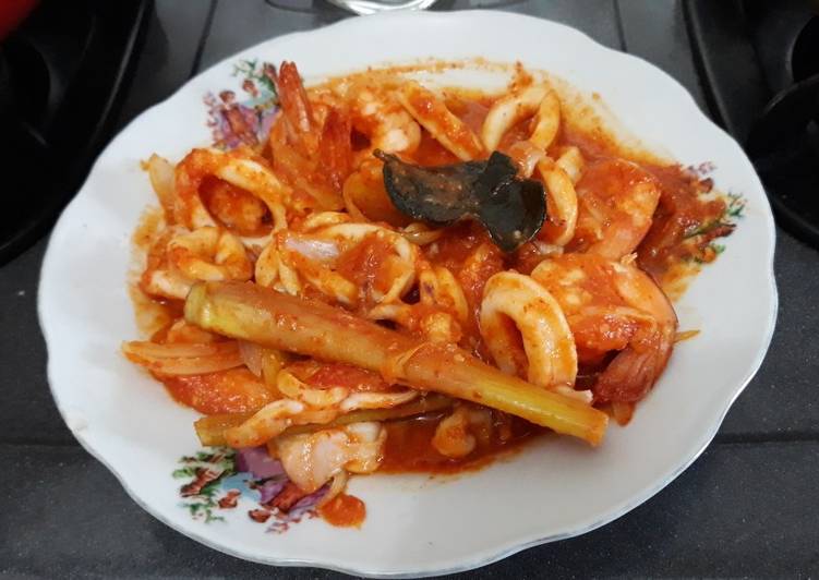 Resep Udang Cumi Saus Padang, Lezat Sekali