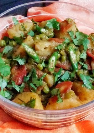 A picture of Achari sabzi.