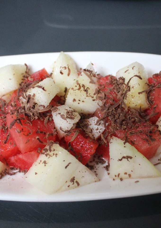 Una foto de Sandía con melón y chocolate