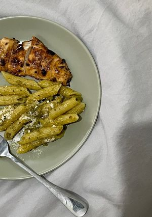 Foto resep Pesto Pasta Penne Rigate with Roasted Chicken