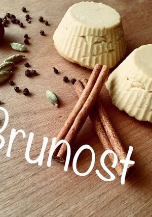 Фото Сыр Брюност (Брюнуст.Brunost).