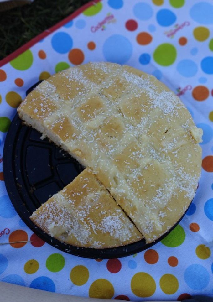 Una foto de Bizcochuelo con crema pastelera y coco👩🏻‍🍳
